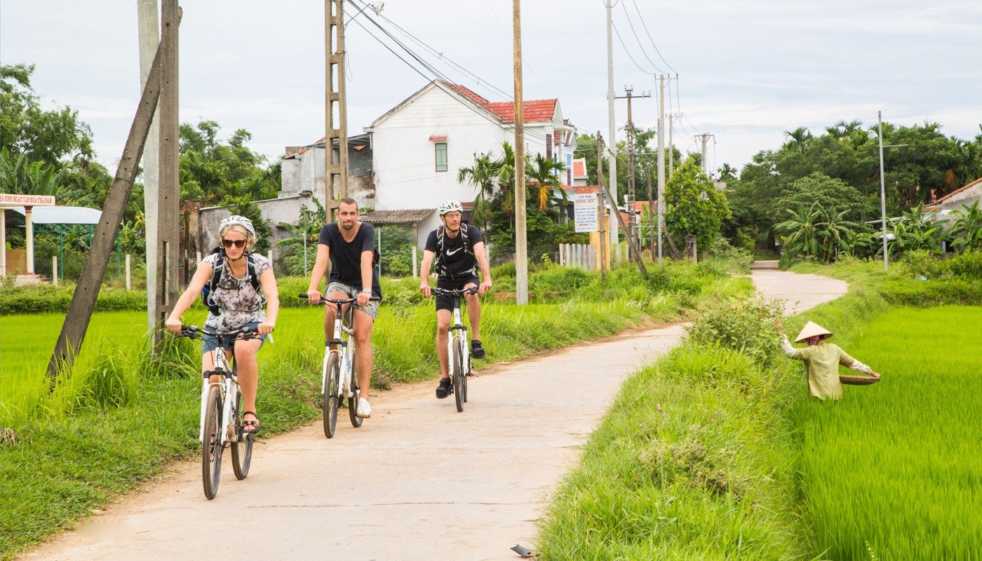 Half-Day Hanoi E-Bike Tour: Exploring Ancient Co Loa Citadel